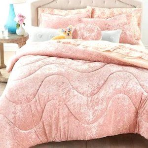 WHIM by Martha Stewart Collection Velvet Wave 2-PC. Twin/Twin XL Comforter Set